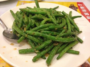 The sweet and salty string beans were delicious, sprinkled with chopped onions.